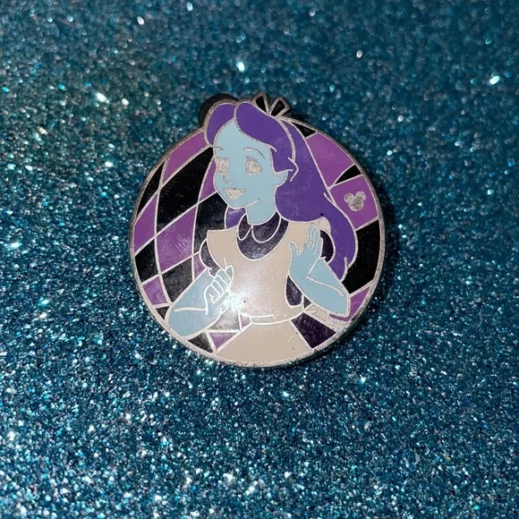 Alice in Wonderland Disney pins Bundle - Picture 4 of 5